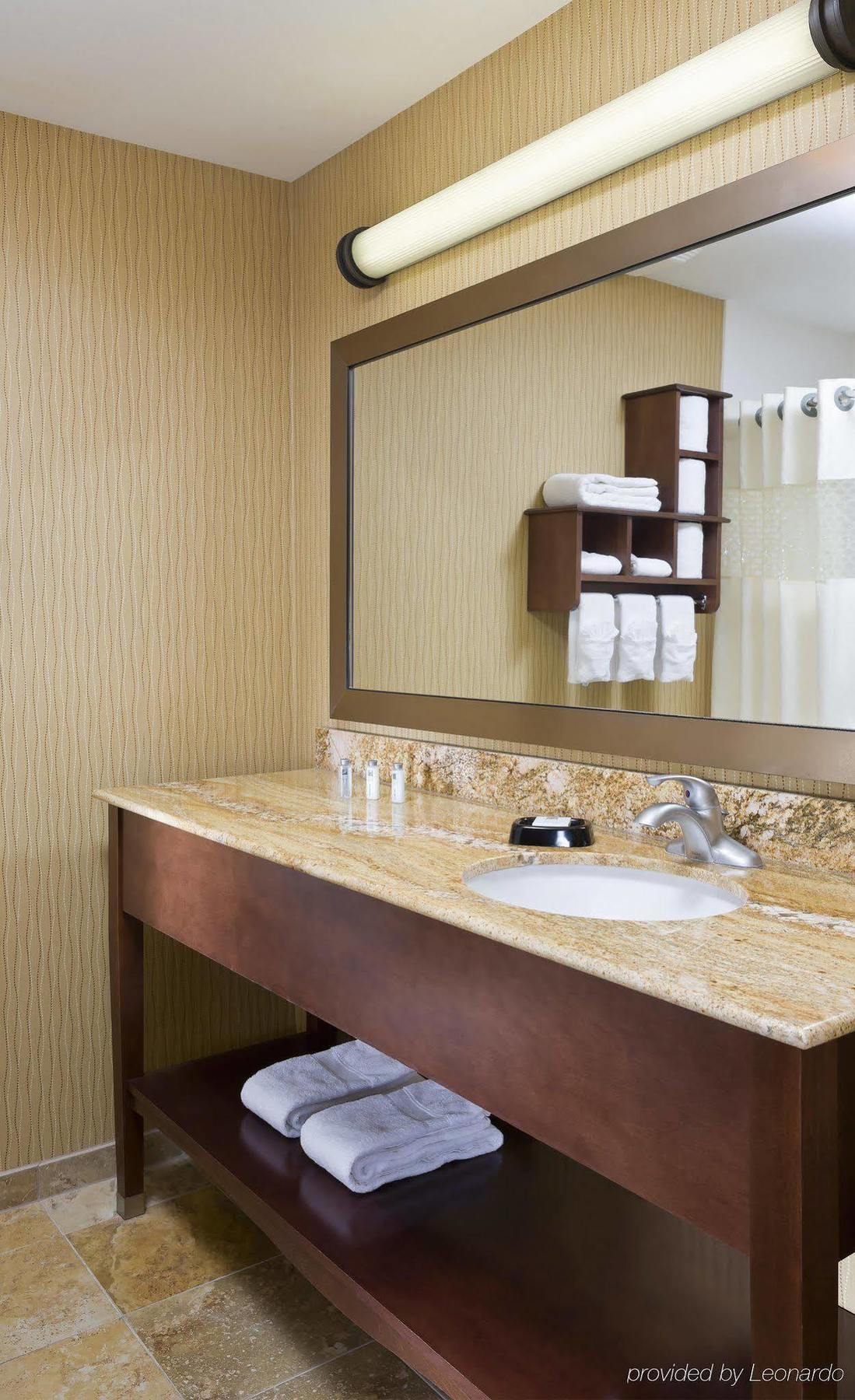 Hampton Inn Youngstown/Boardman Poland Exteriör bild